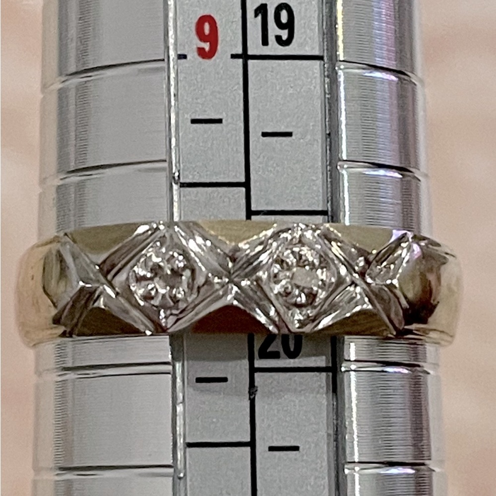 10K Diamond Cut Ring